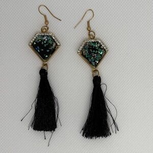 "Black Diamond" Iridescent Crushed Shell Tassel Bougie earrings